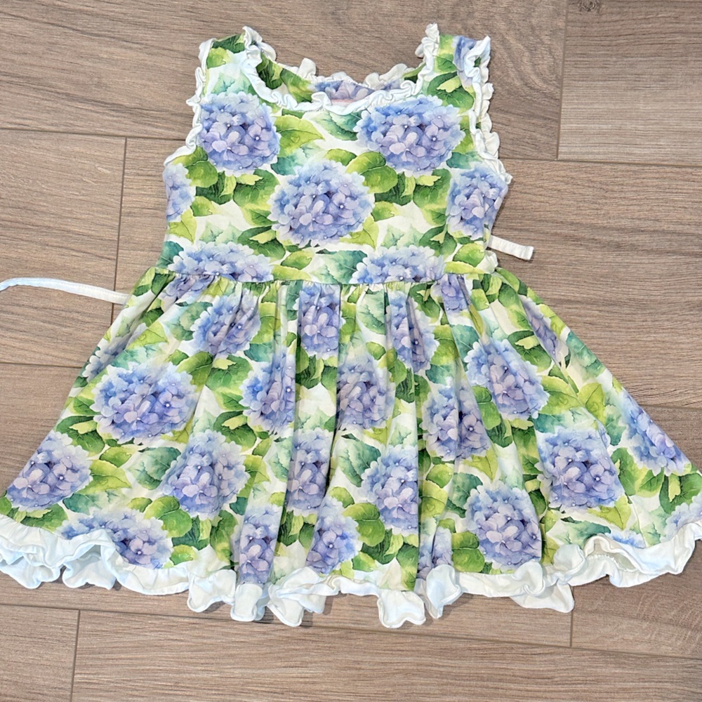 NWOT Girl August Size 5 Hydrangea Purple and Green Tie Back Dress